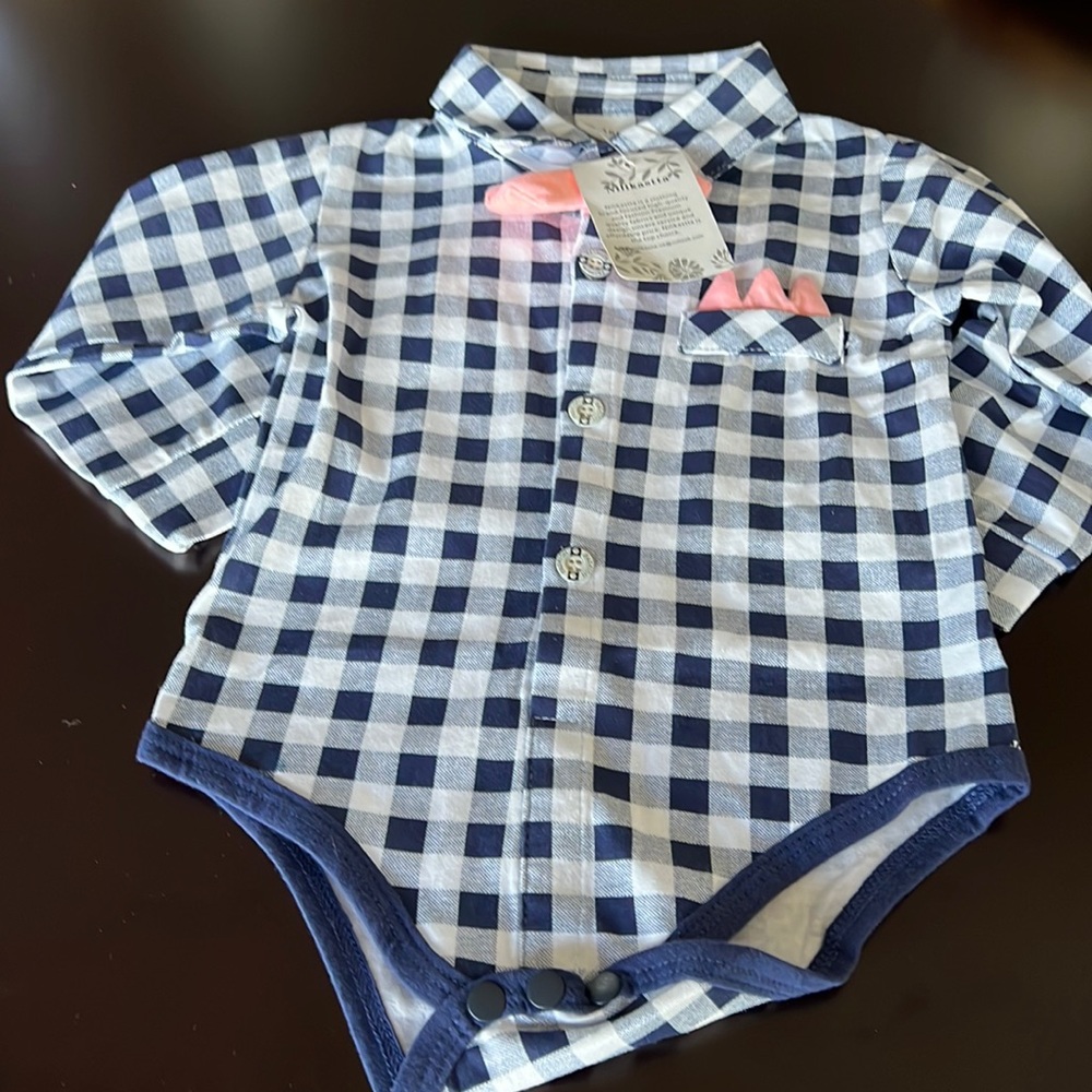 Baby bodysuit size 12-18 M